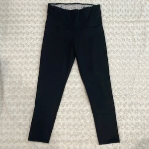 Size L black Dragon fit compression leggings. Worn once. Pocket in the back